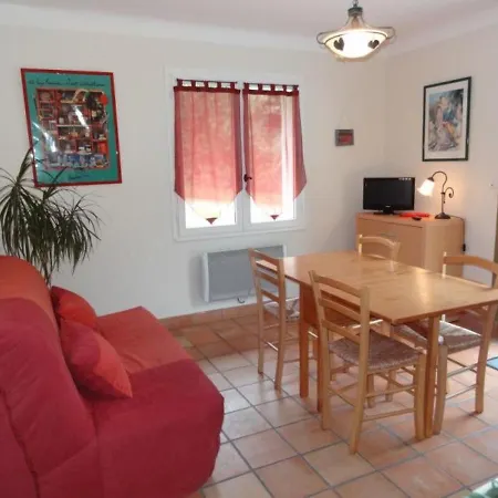 House Zelaia