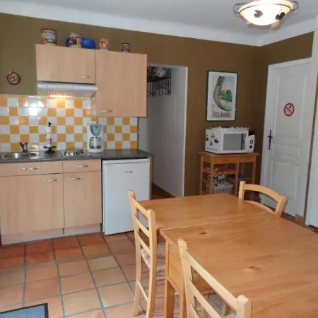 House Zelaia